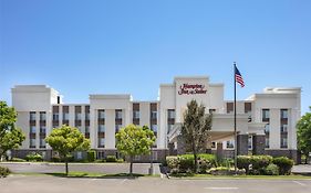 Hampton Inn & Suites Fresno